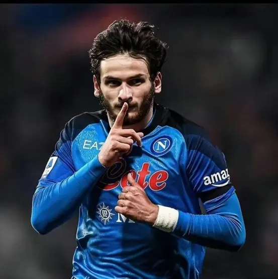 lol台服官网首页地址荷甲国际比赛日再迎强敌，那不勒斯刷新队史纪录，主帅态度——气氛紧张，更衣室氛围转暖的简单介绍